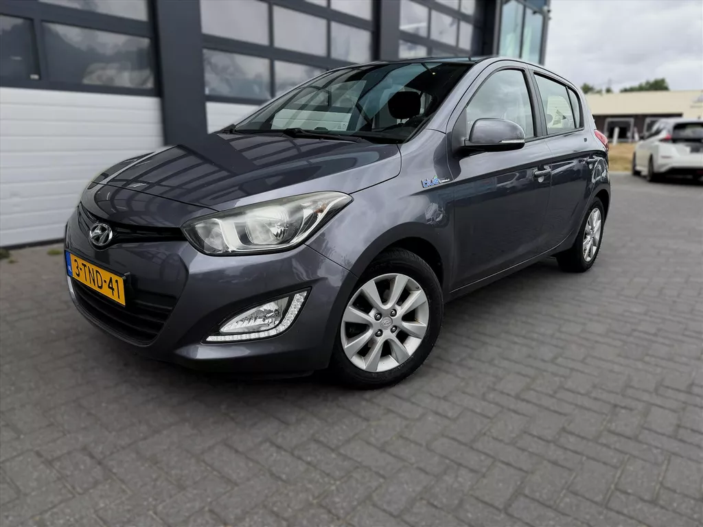 Hyundai I 20 1.2I 86Pk, Apple/Carplay, 4 Nwe Banden, Trekhaak